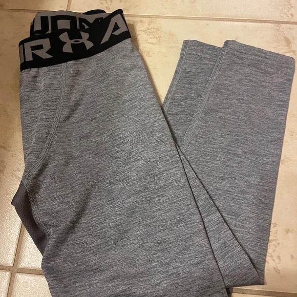 2 Pairs Under Armour Heat Gear tights - Picture 1 of 2